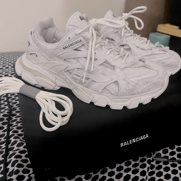 Balenciaga Track 2 White Distressed Sneaker size 42 - Picture 6 of 8